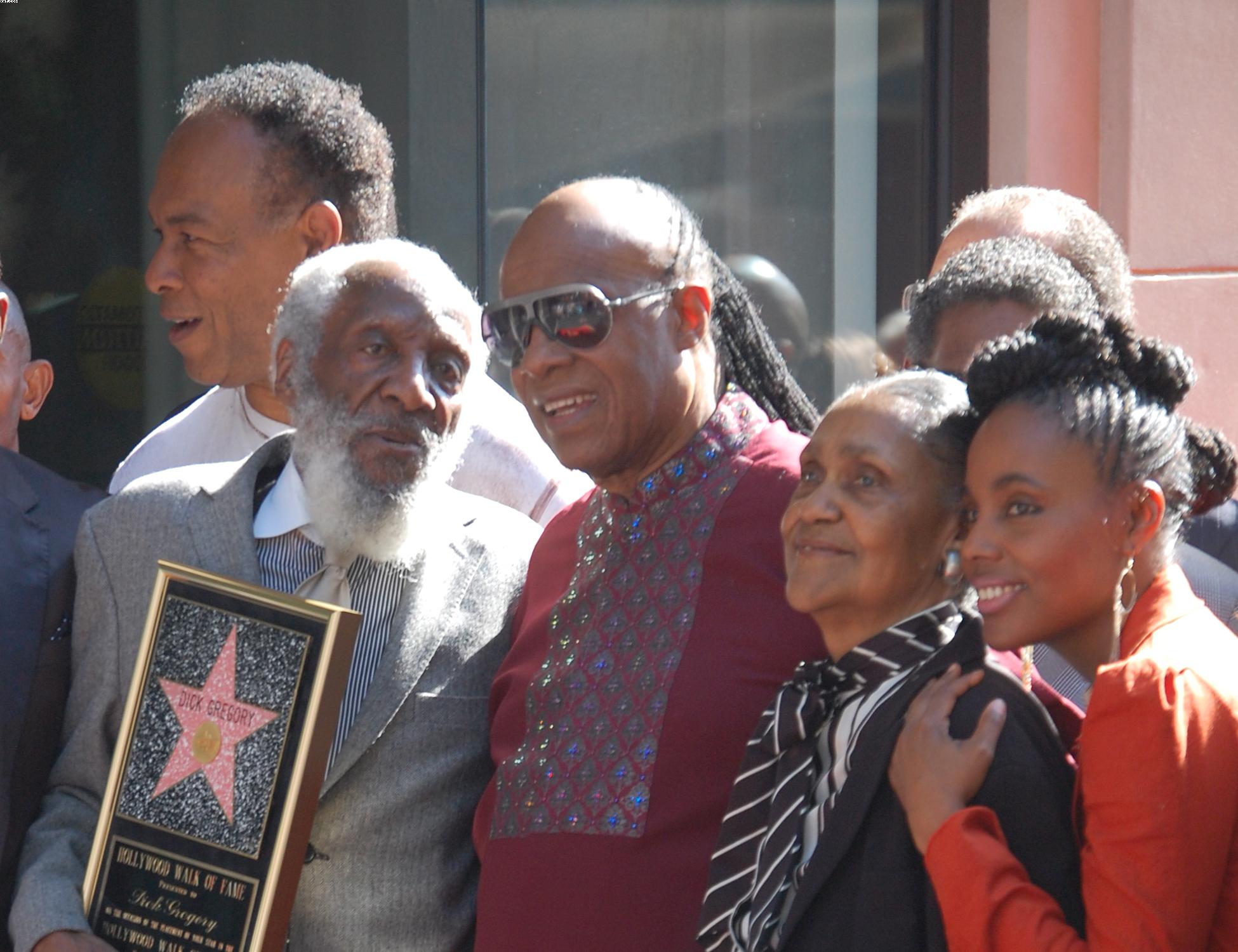 Dick Gregory gets Star on Hollywood Walk of Fame