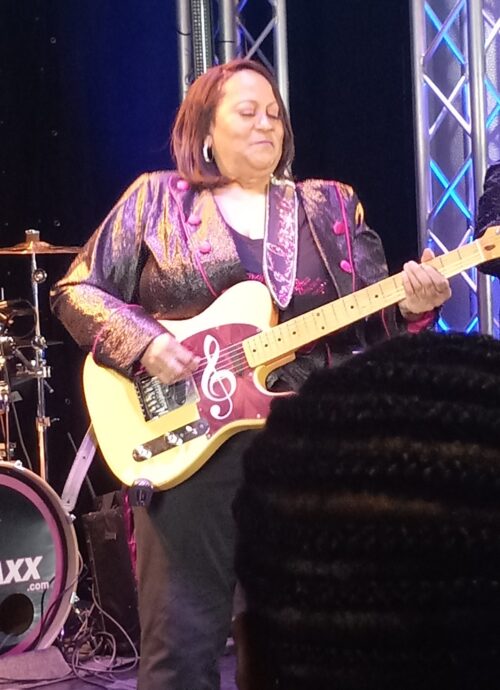 Cheryl Cooley of Klymaxx. The icon still puts on a FANTASTIC show. 